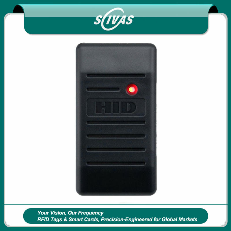 Ovaj crni RFID terminal za kontrolu pristupa serije KA-HID-6005B ima tanak vodootporni dizajn za siguran ulazak na otvorenom.
