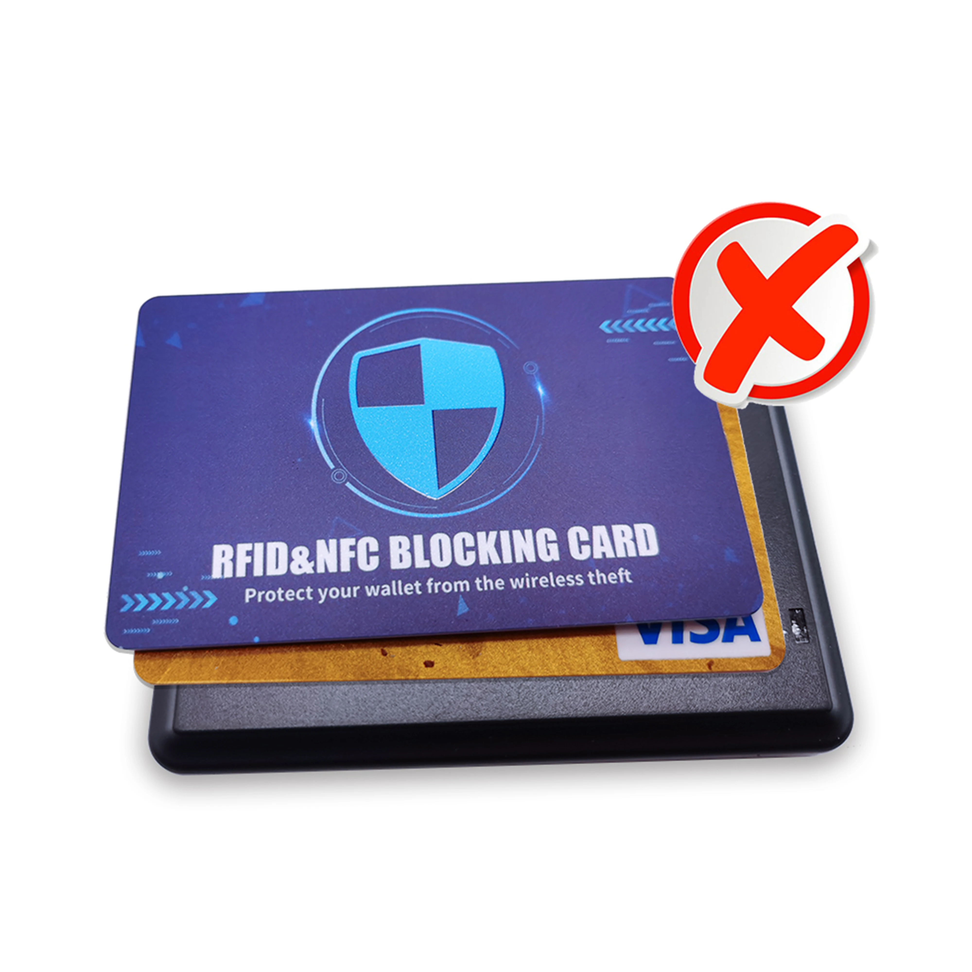 Plava RFID i NFC blokirajuća kartica stoji na novčaniku sa crvenom oznakom zabrane koja ilustruje sprečavanje bežične krađe.