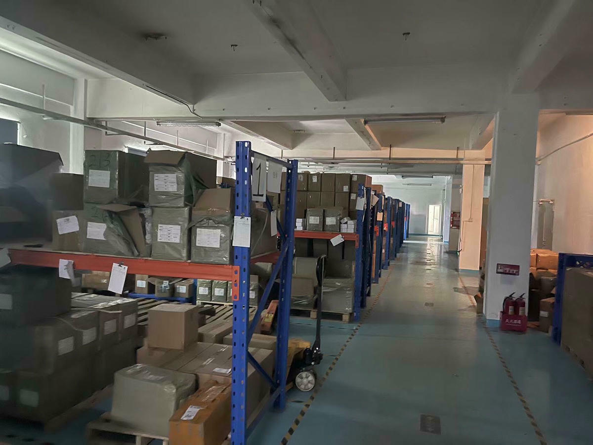 Контрола паковања и отпреме RFID производа пре извозне испоруке