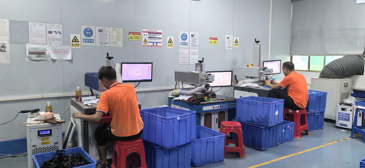 Контрола квалитета RFID картица, наруквица, налепница, ознака и читача у компанији SCIVAS