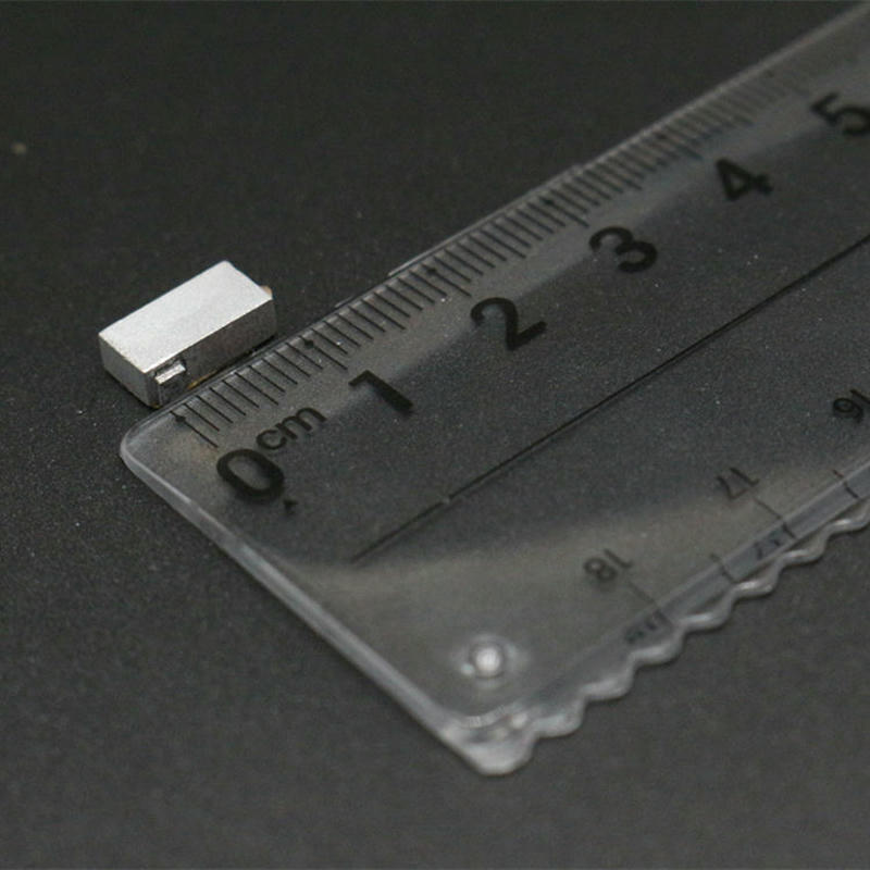 Fotografija proizvoda Keramičke RFID oznake za vreli metalni alat prikazuje raspored antene u kategoriji RFID oznake za visoke temperature.